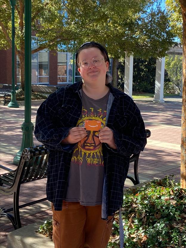 Student receives gift card